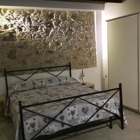 Alloggio In Edificio Storico -palazzo Farao-